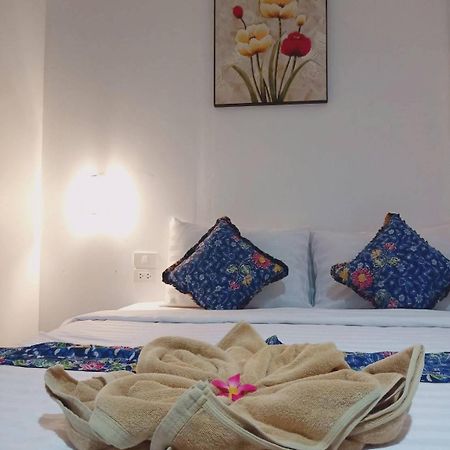 Decho Hostel リペ島 エクステリア 写真